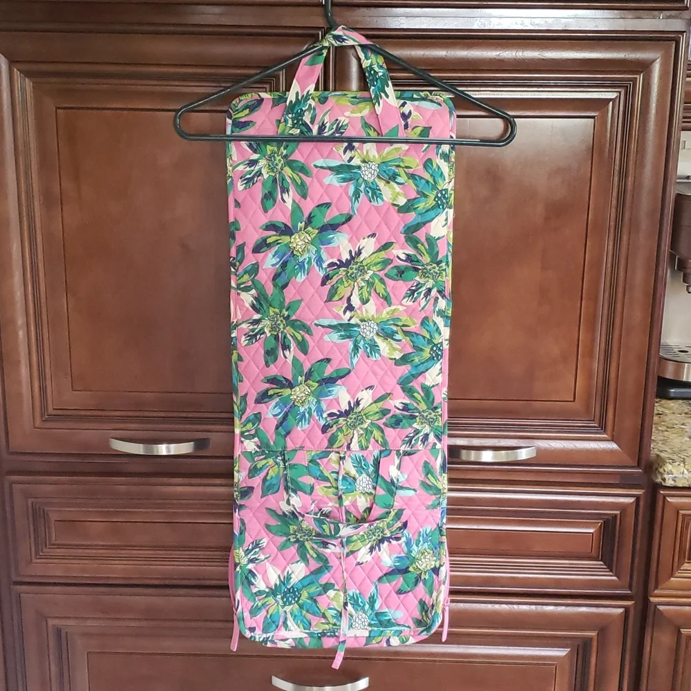 Vera Bradley Bathroom - Picture 4 of 7